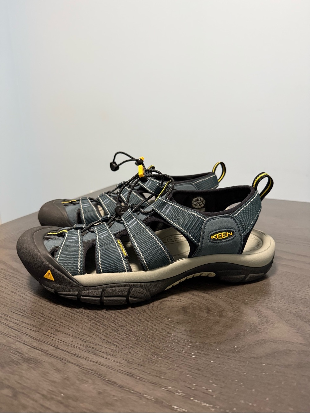 KEEN Newport H2 Men’s Size 11 Blue Gray Waterproof Hiking Water Sandals Outdoor